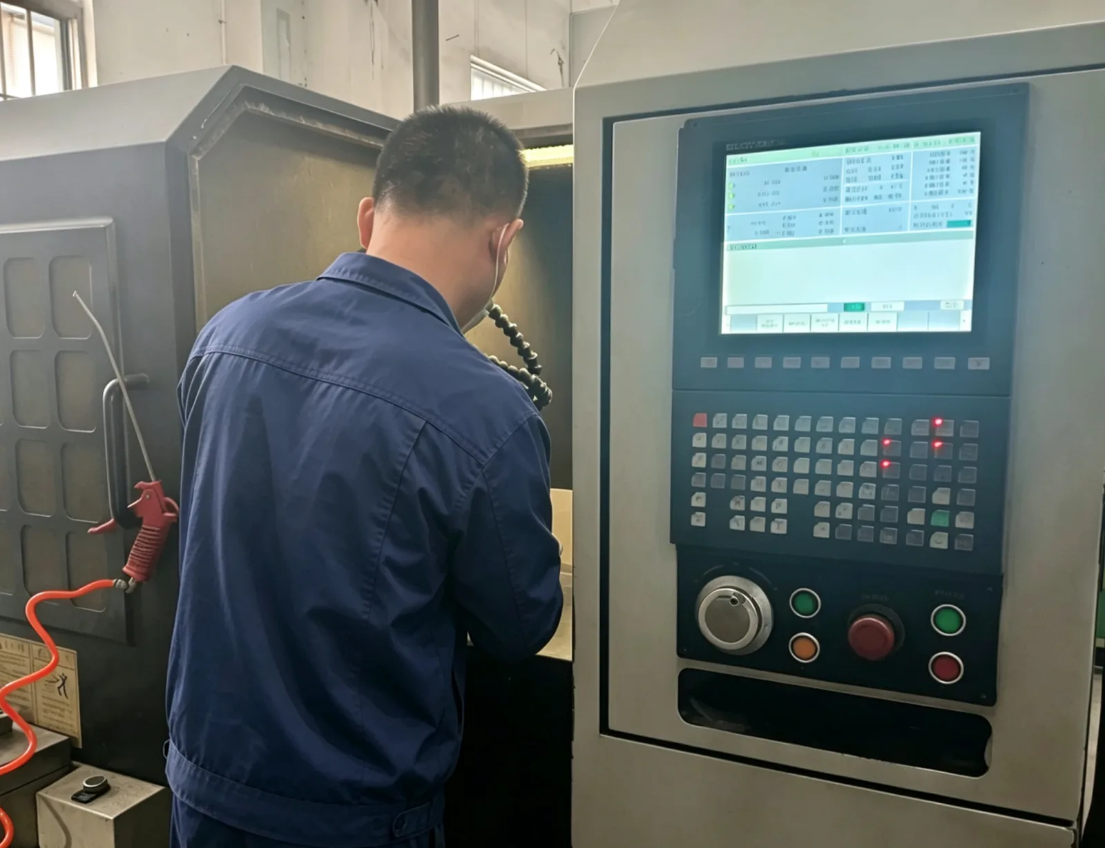 Machine-area view shown in supplied workshop imagery.