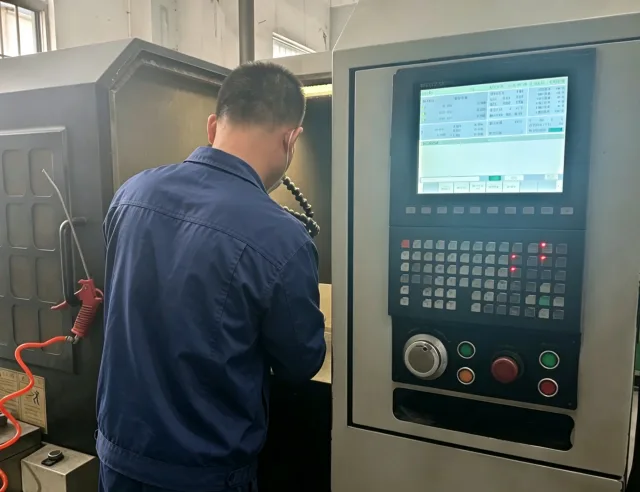 Machine-area view shown in supplied workshop imagery.