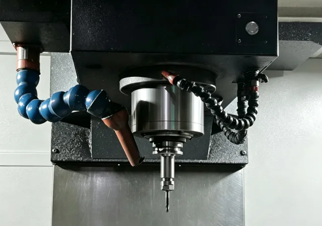 Workshop or mould-related view shown in supplied imagery.