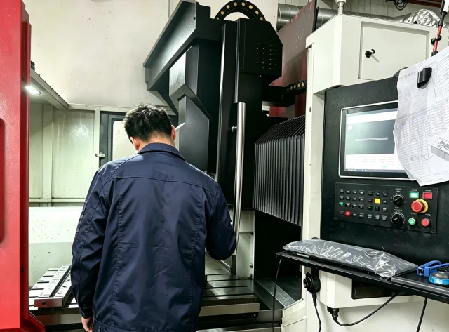 Mould-related workpiece view shown in supplied imagery.
