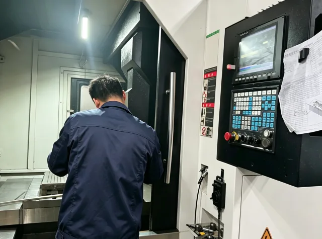 Workshop or mould-related view shown in supplied imagery.